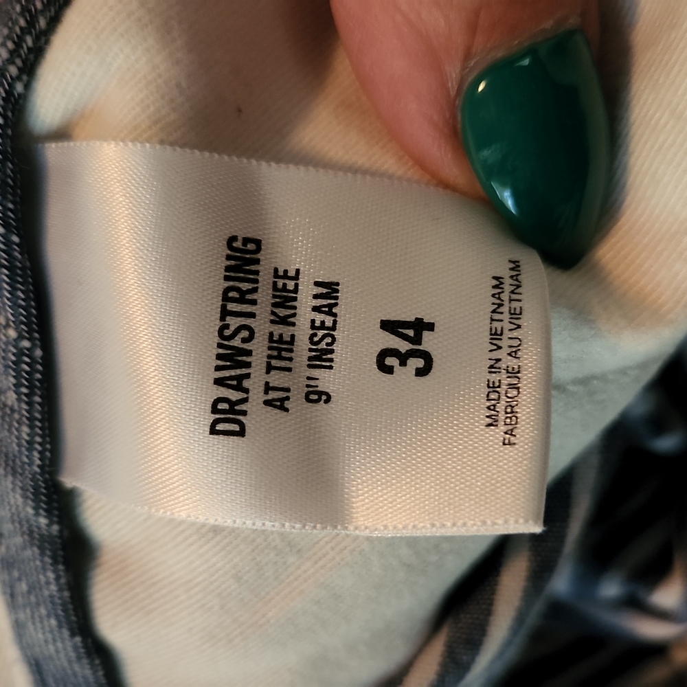 Express Men Shorts - Picture 6 of 7